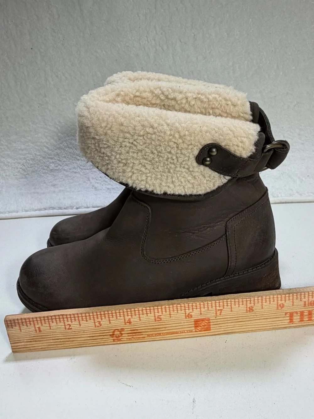 UGG Aldon Leather Wool Cuff Boots Stout Brown Women’s Size 8 winter boots